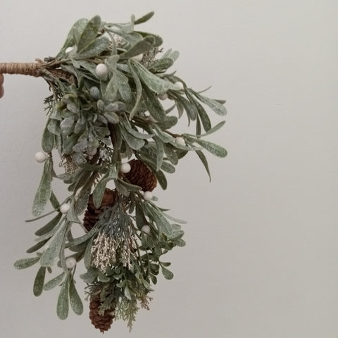 XM12166 FR MIXED MISTLETOE/PCONE SWAG,20in